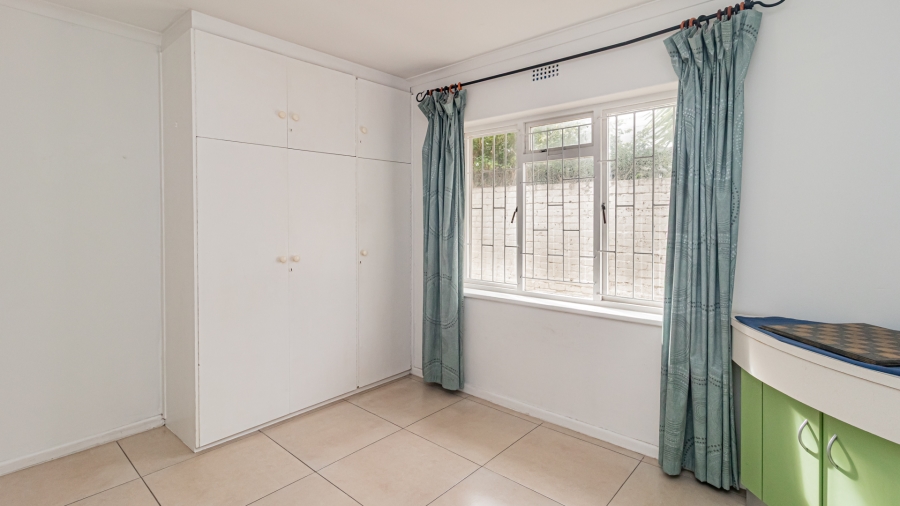 5 Bedroom Property for Sale in Sunnydale Western Cape